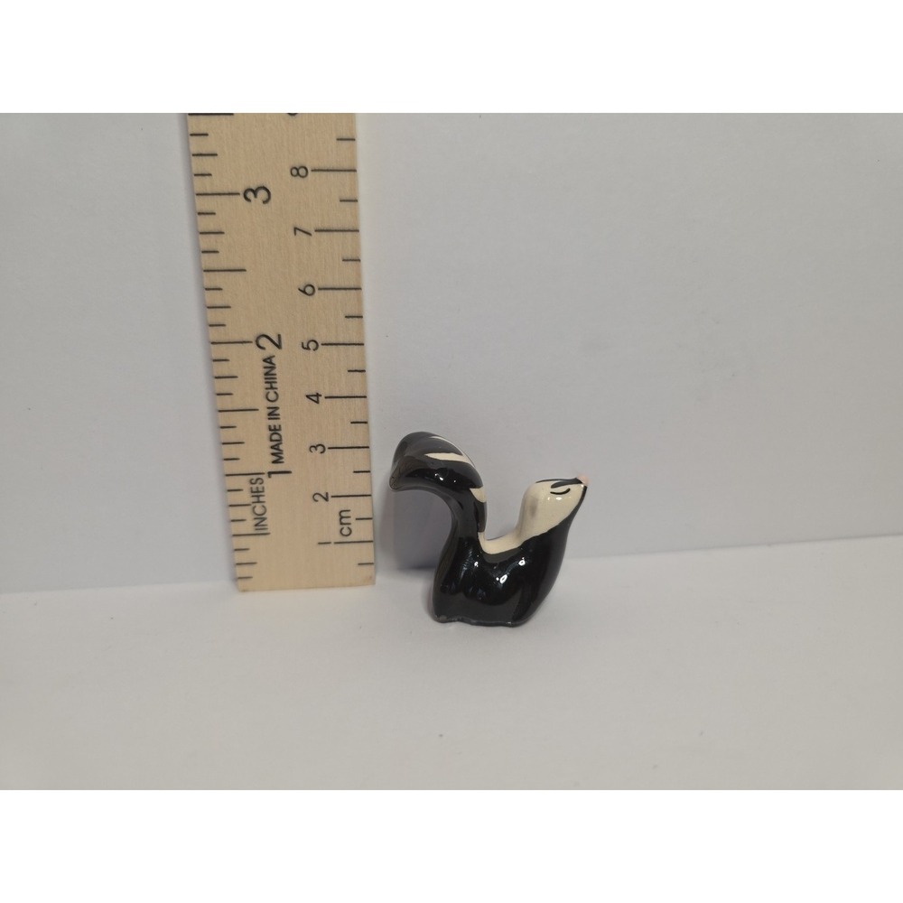 Hagen Renaker Skunk Mama Miniature Figure‎ Style A-95 - Picture 4 of 4